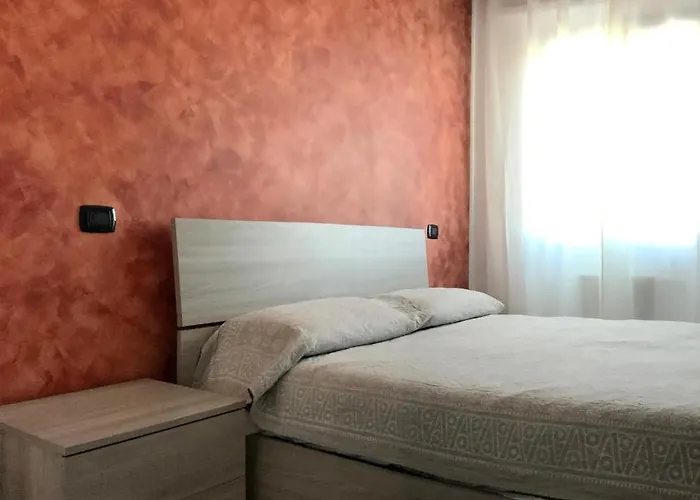 Konukevi Redroom-House