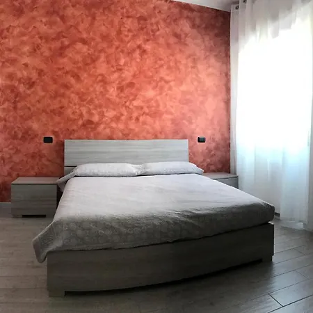 Redroom-House 3*