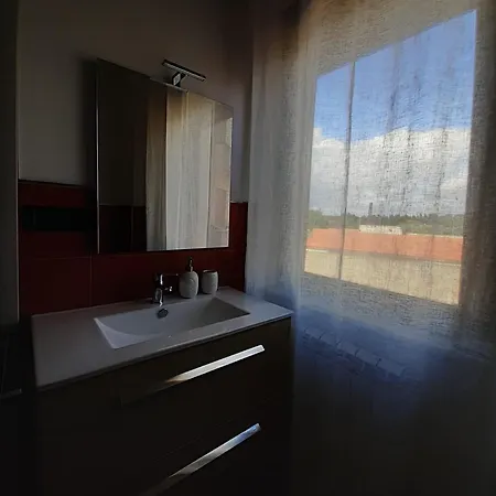 Redroom-House 3*